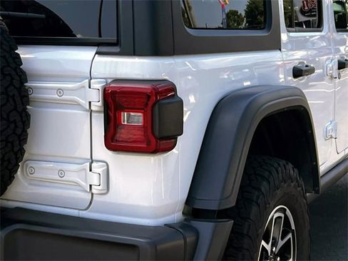 Certified 2024 Jeep Wrangler Unlimited Rubicon image 10
