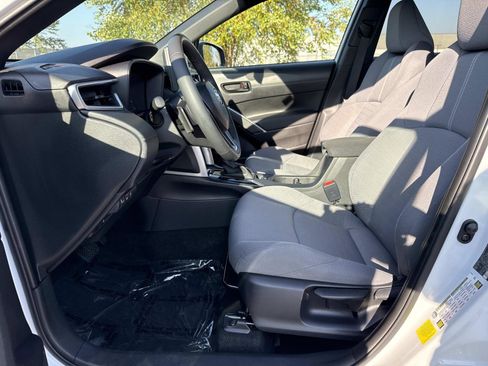 Used 2024 Toyota Corolla Cross Nightshade image 23