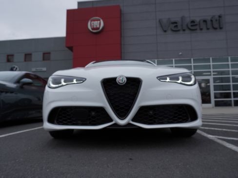 New 2025 Alfa Romeo Giulia AWD image 10