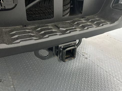 Certified 2023 Toyota Tacoma SR5 AWD/4WD image 17