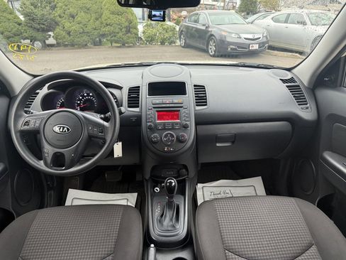 Used 2012 Kia Soul FWD image 20
