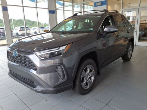 Used 2024 Toyota RAV4 XLE AWD/4WD image 8
