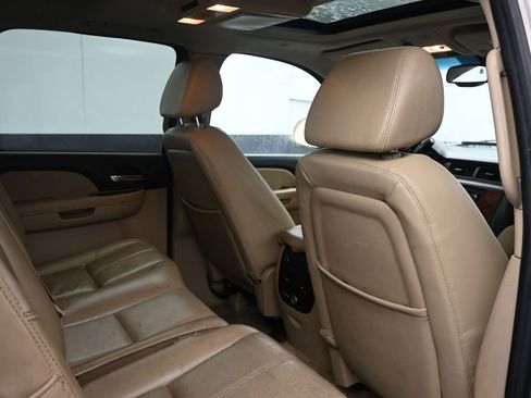 Used 2007 Chevrolet Avalanche LTZ w/ LTZ Preferred Equipment Group image 16