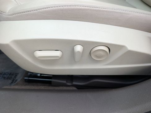 Used 2012 Buick Regal Premium FWD image 19
