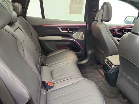 Used 2023 Mercedes-Benz EQS 580 4MATIC SUV image 23