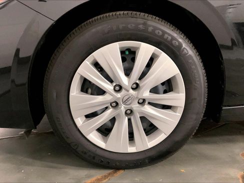 Used 2025 Nissan Sentra S FWD image 9