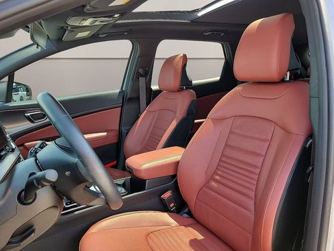 Used 2025 Kia Sportage SX FWD image 10