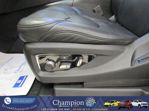 Used 2018 Cadillac Escalade ESV Platinum image 32