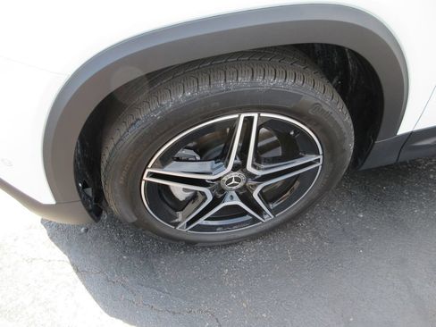 Used 2022 Mercedes-Benz GLB 250 4MATIC image 14
