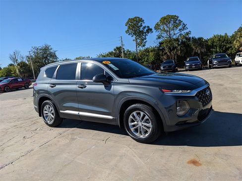 Used 2020 Hyundai Santa Fe SE image 3