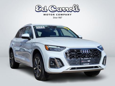 Used 2023 Audi Q5 2.0T Premium w/ Convenience Package image 3
