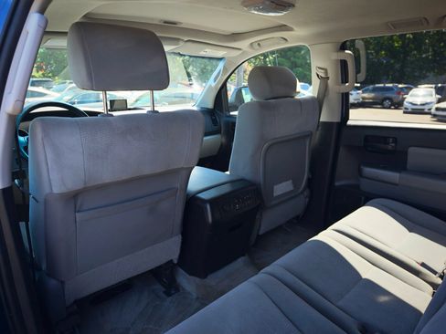 Used 2010 Toyota Sequoia SR5 AWD/4WD image 38