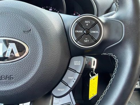 Used 2018 Kia Soul + FWD image 19
