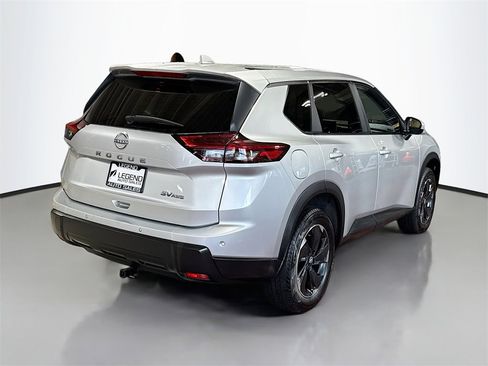 Used 2024 Nissan Rogue SV image 7