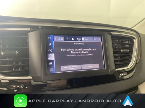 Used 2023 Chrysler Voyager LX FWD image 2