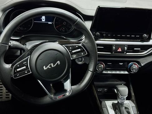 Used 2024 Kia Forte GT-Line w/ GT-Line Premium Package image 13