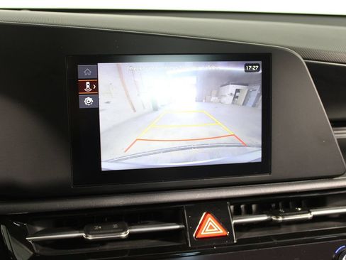 Used 2025 Kia Niro LX FWD image 16