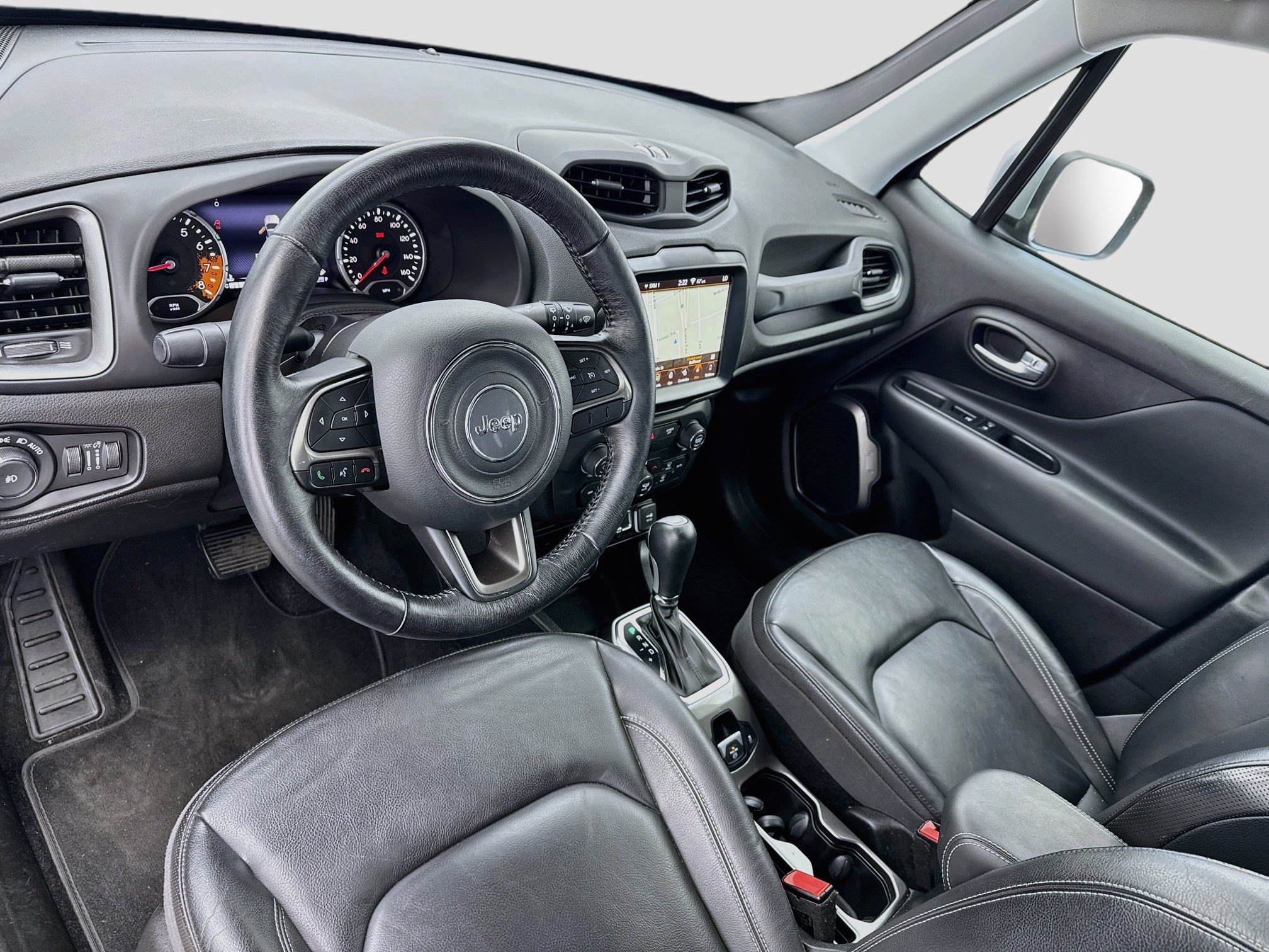 Used 2018 Jeep Renegade Limited w/ UConnect 8.4 Nav Group FWD image 7
