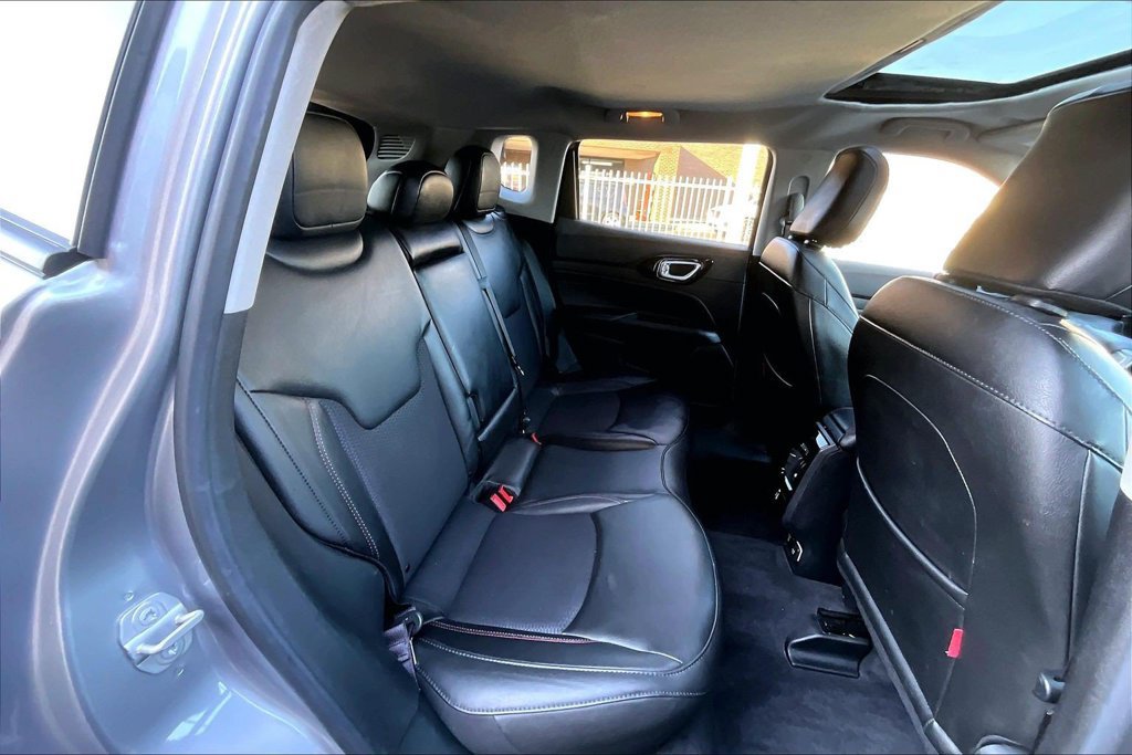 Used 2022 Jeep Compass Trailhawk w/ Trailhawk Convenience Group AWD/4WD image 26