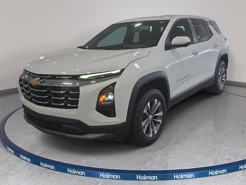 Used 2025 Chevrolet Equinox LT w/ Safety and Technology Package FWD image 1