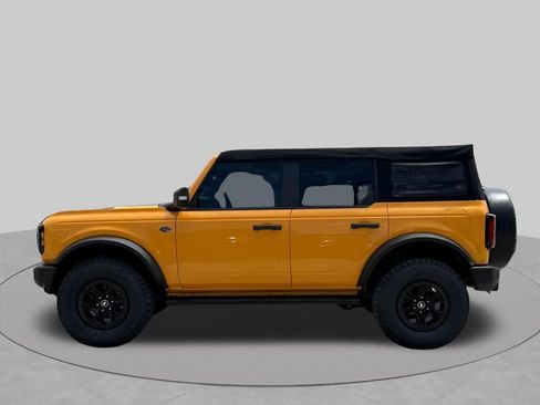 Certified 2022 Ford Bronco Wildtrak AWD/4WD image 3