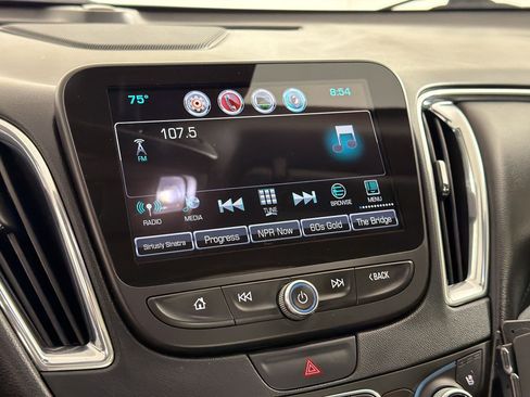 Used 2017 Chevrolet Malibu Premier w/ Premier Sun and Wheel Package FWD image 19