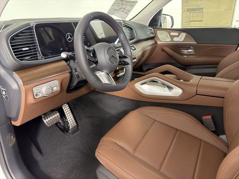 New 2026 Mercedes-Benz GLS 450 4MATIC image 10