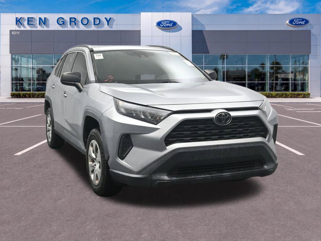Used 2021 Toyota RAV4 LE w/ Carpet Mat Package (TMS) FWD image 4