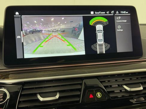 Used 2023 BMW 530i w/ Convenience Package image 19