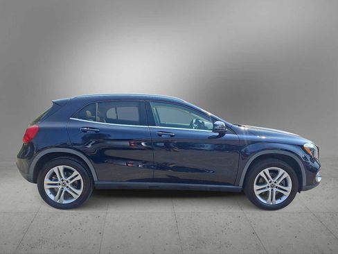 Used 2018 Mercedes-Benz GLA 250 4MATIC image 9