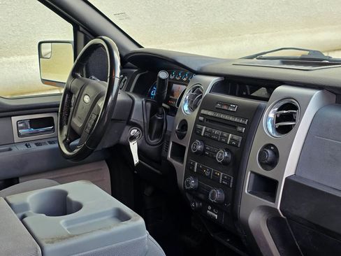 Used 2011 Ford F150 XLT w/ XLT Chrome Pkg image 18