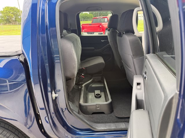 Used 2023 Nissan Frontier SV w/ Tow Package AWD/4WD image 16