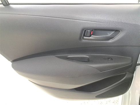Used 2022 Toyota Corolla LE image 14
