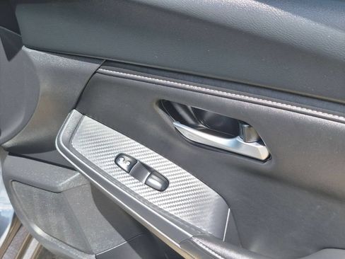 Used 2025 Nissan Sentra SV FWD image 33