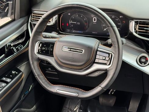 Used 2023 Jeep Grand Wagoneer Series III AWD/4WD image 31