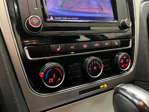 Used 2019 Volkswagen Passat 2.0T Wolfsburg w/ Wheels & Sunroof Package image 26