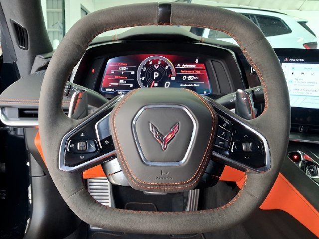 Used 2025 Chevrolet Corvette Stingray Premium Cpe w/ Z51 Performance Package RWD image 16