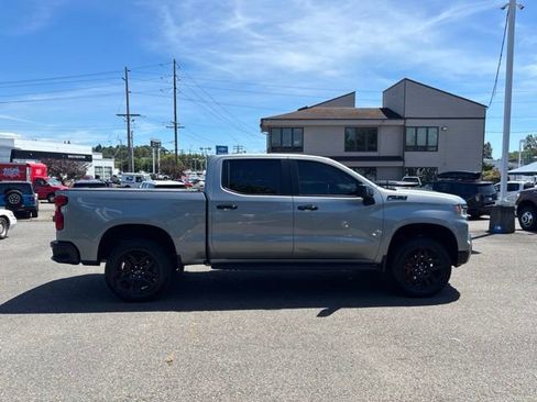 Used 2024 Chevrolet Silverado 1500 LT Trail Boss w/ Convenience Package II AWD/4WD image 6