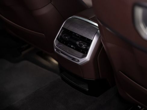 Used 2023 BMW 740i RWD image 70