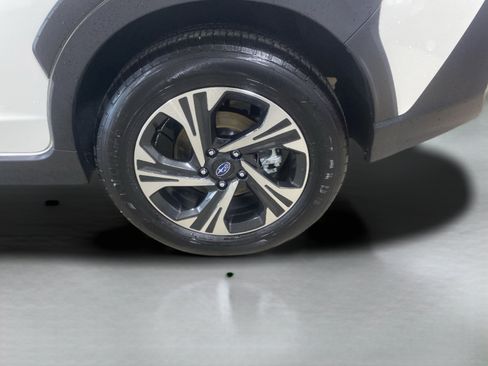 Used 2025 Subaru Crosstrek 2.5i Premium AWD/4WD image 24
