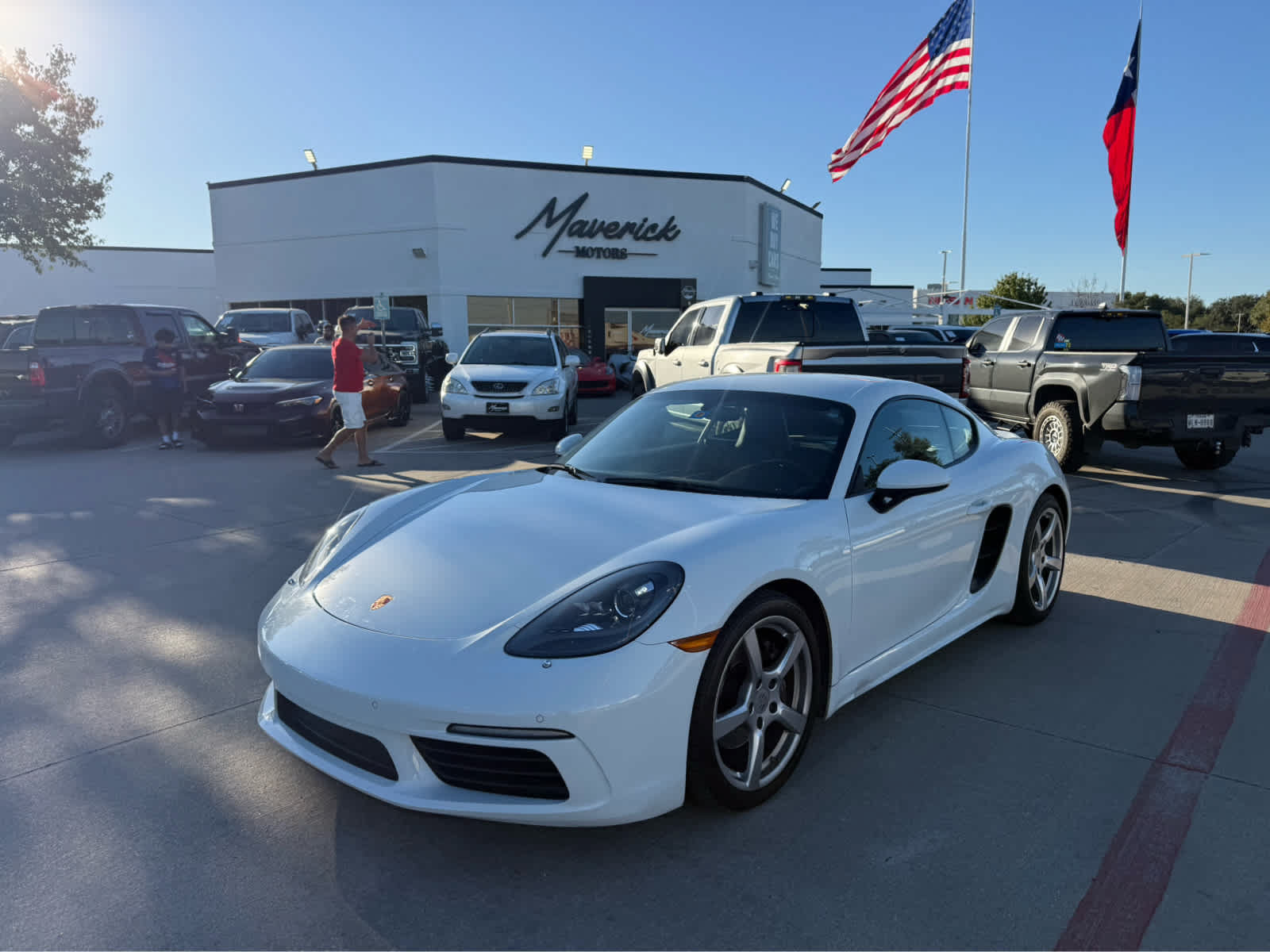 Used 2018 Porsche 718 Cayman RWD image 1