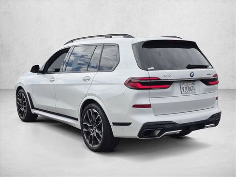Used 2024 BMW X7 xDrive40i w/ M Sport Package AWD/4WD image 7