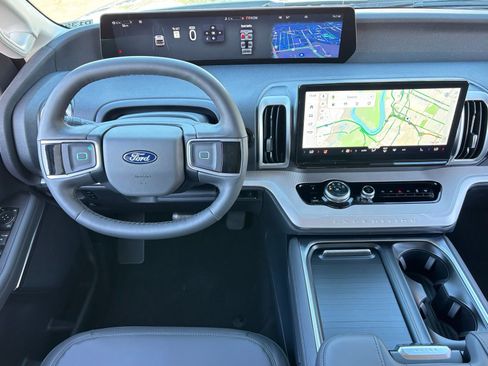 New 2026 Ford Expedition Active RWD image 3
