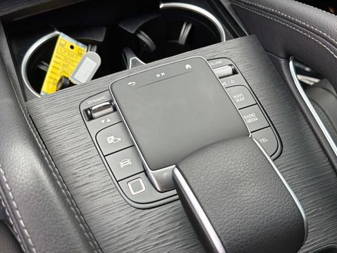 Certified 2025 Mercedes-Benz GLE 450e 4MATIC image 24