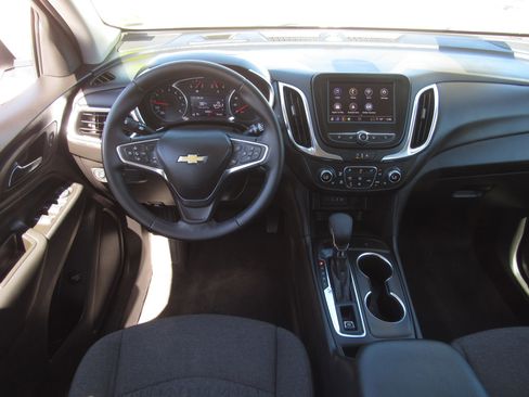 Used 2024 Chevrolet Equinox LT AWD/4WD image 17