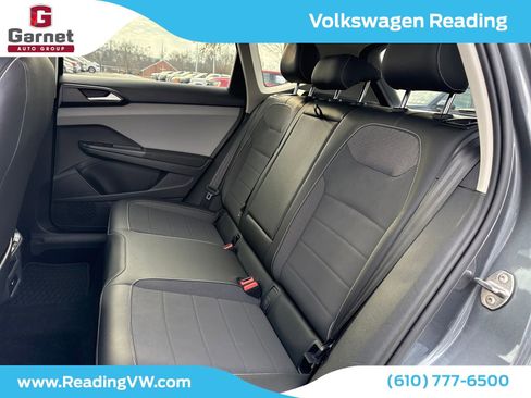 Certified 2022 Volkswagen Taos SE w/ Driver Assistance Package image 14