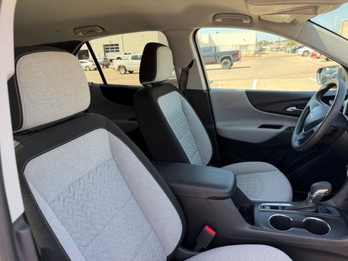 Used 2023 Chevrolet Equinox LS w/ LS Convenience Package FWD image 27
