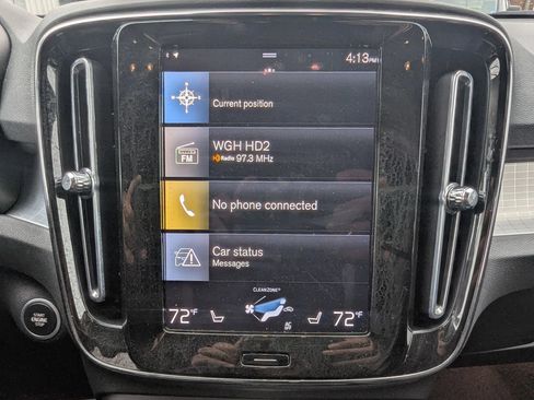 Used 2022 Volvo XC40 T5 Momentum AWD/4WD image 14