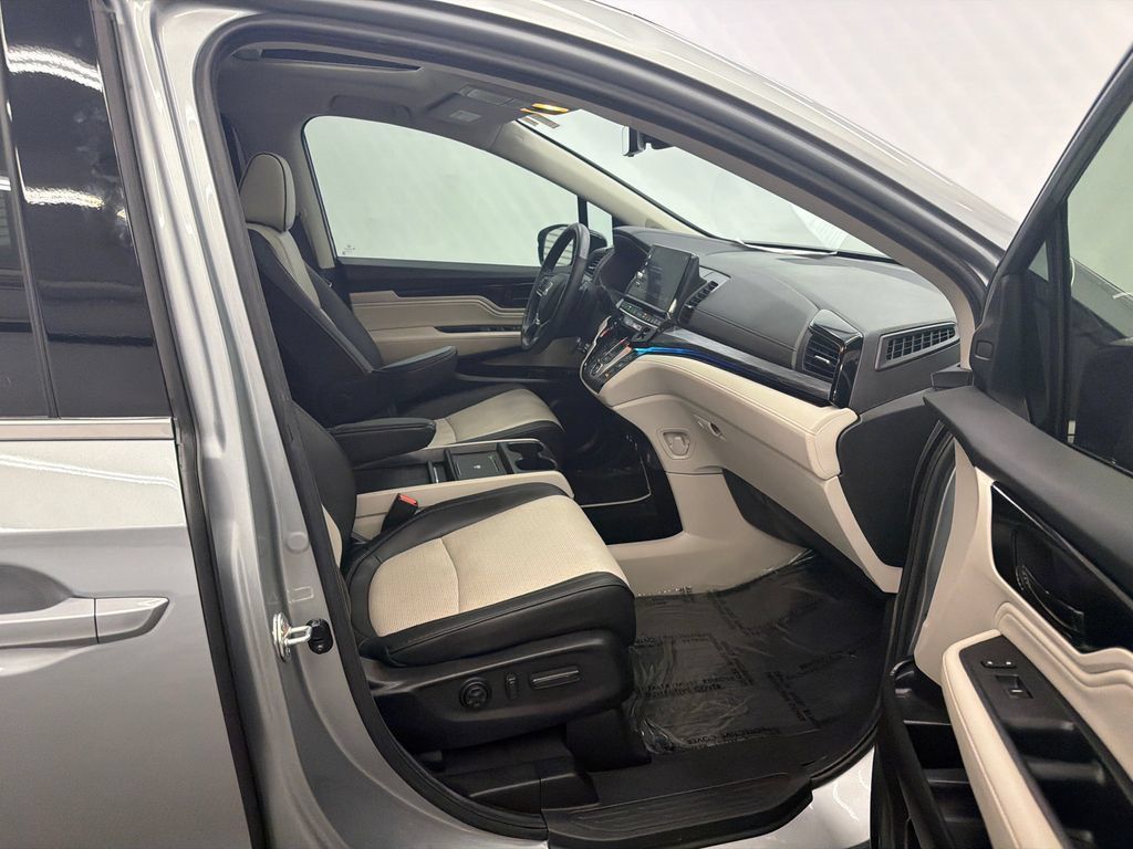 Certified 2025 Honda Odyssey Elite image 15