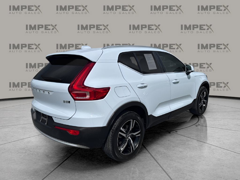 Used 2025 Volvo XC40 B5 Core AWD/4WD image 5